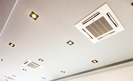 ソリューション西日本が提供するLED照明で明るく快適になったオフィス
